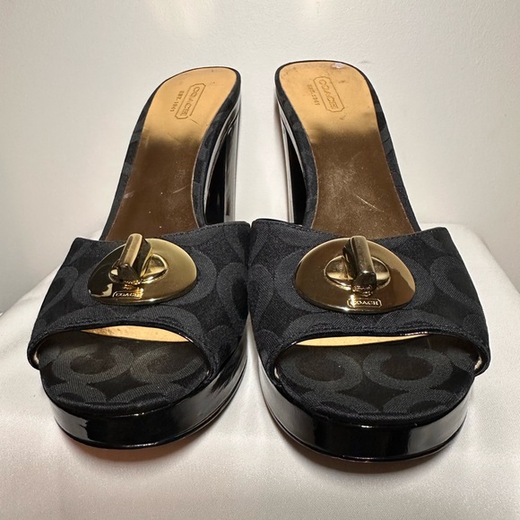 COACH Judith Platform slides 9B - Picture 2 of 9